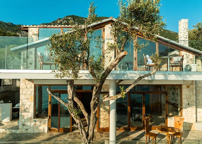 Phoebus * Ágios Matthaíos