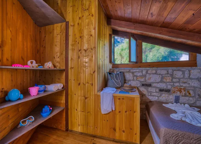 Phoebus * Ágios Matthaíos